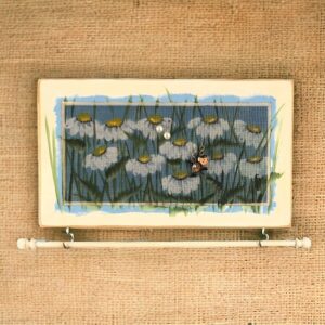 Hand-Painted Earring Organizer — Daisies Design | Deluxe Series